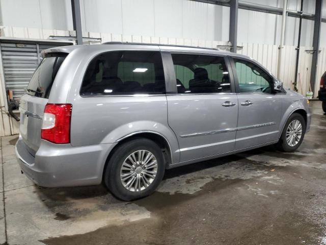 Photo 3 from auction – 2016 CHRYSLER TOWN & COU with VIN 2C4RC1CG0GR222227
