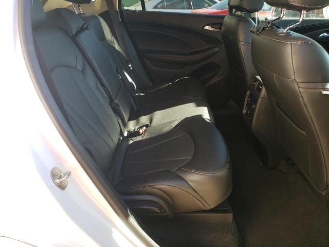 Снимка 10 от търг – 2018 BUICK ENVISION E с VIN LRBFX1SA7JD007456