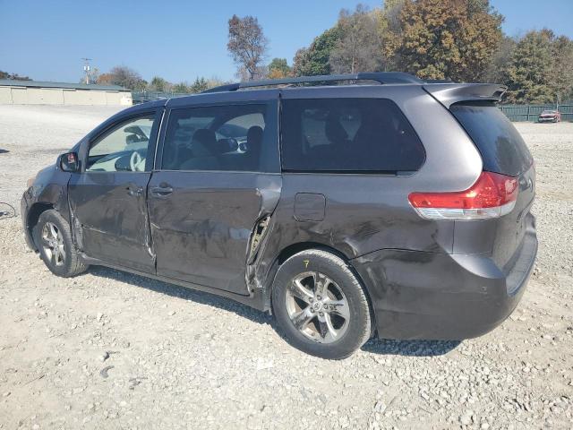 Photo 2 from auction – 2012 TOYOTA SIENNA LE with VIN 5TDKK3DC3CS256594