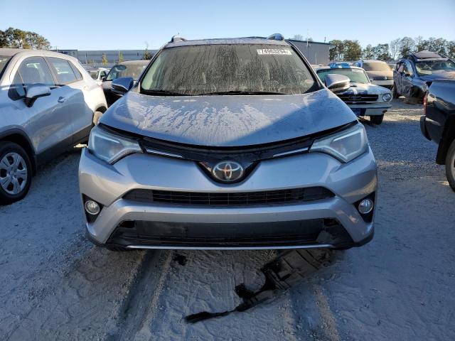 Photo 5 from auction – 2017 TOYOTA RAV4 XLE with VIN 2T3WFREV8HW397305