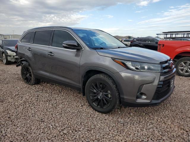 Photo 4 from auction – 2019 TOYOTA HIGHLANDER with VIN 5TDJZRFH8KS595093