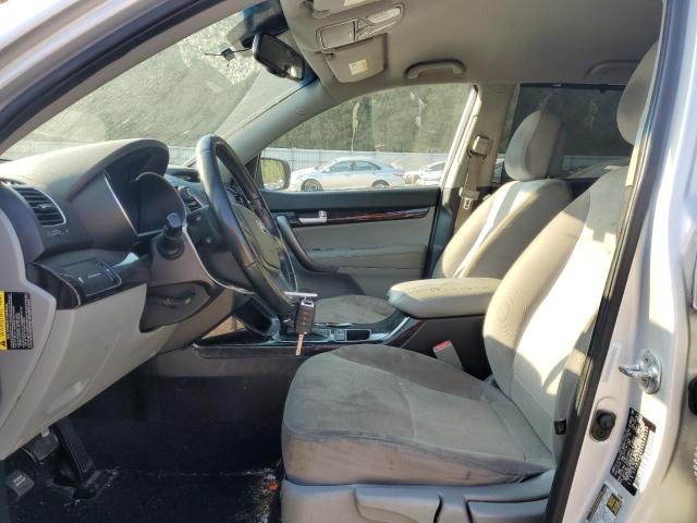 Photo 7 from auction – 2015 KIA SORENTO LX with VIN 5XYKT4A64FG589129