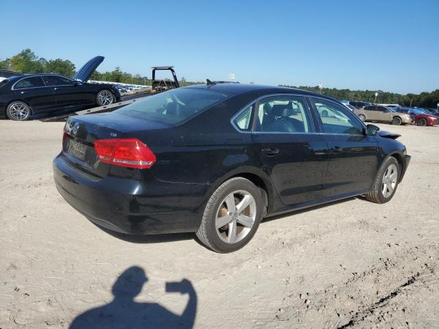 Photo 3 from auction – 2015 VOLKSWAGEN PASSAT S with VIN 1VWAT7A33FC070027