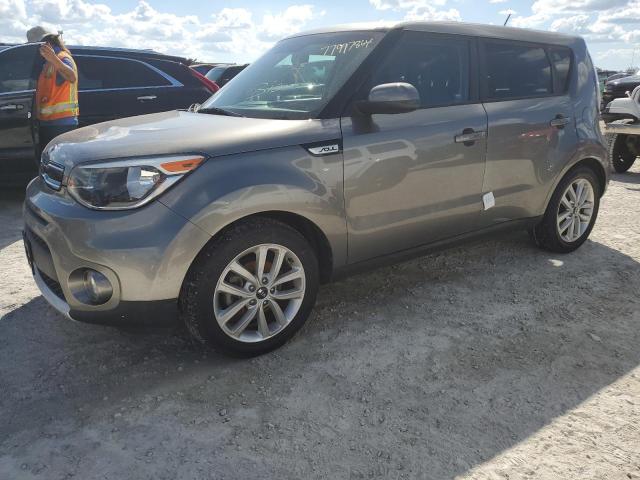 KIA SOUL + 2017 con VIN KNDJP3A5XH7429113 - Foto de la subasta