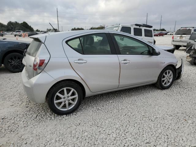 Photo 3 from auction – 2013 TOYOTA PRIUS C with VIN JTDKDTB30D1541975
