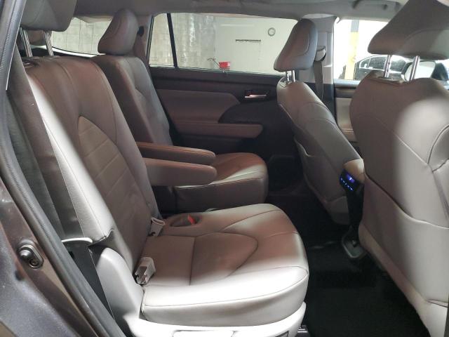 Photo 11 from auction – 2021 TOYOTA HIGHLANDER with VIN 5TDGBRCHXMS514763