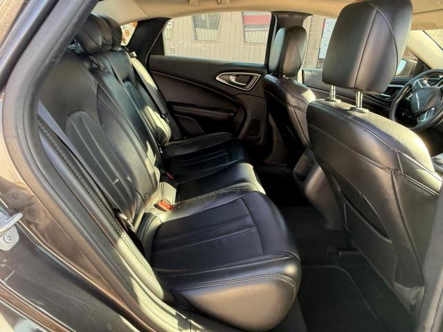 Photo 6 from auction – 2017 CHRYSLER 200 LIMITE with VIN 1C3CCCAB6HN500561
