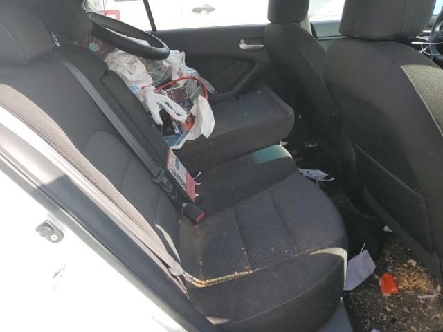 Photo 10 from auction – 2017 KIA FORTE LX with VIN KNAFK5A81H5726239