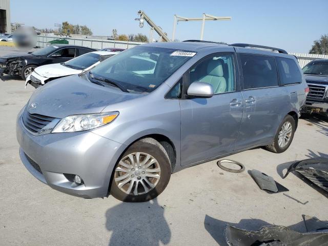 TOYOTA SIENNA XLE 2012 with VIN 5TDYK3DCXCS213137 - Photo from auction