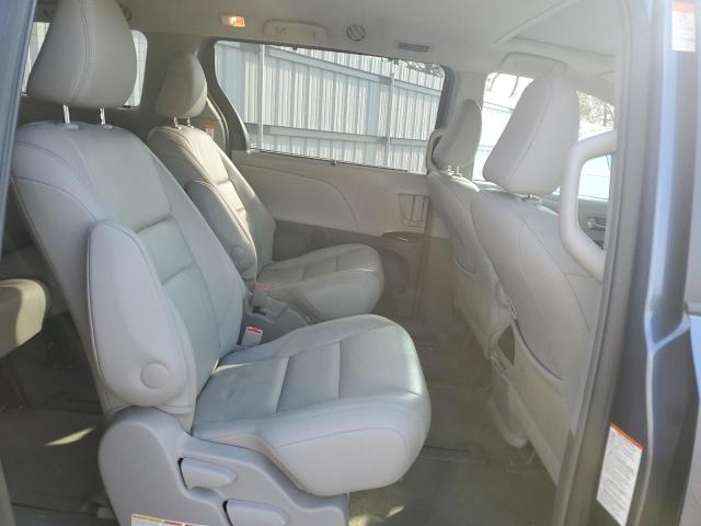 Photo 11 from auction – 2017 TOYOTA SIENNA XLE with VIN 5TDDZ3DC9HS160030