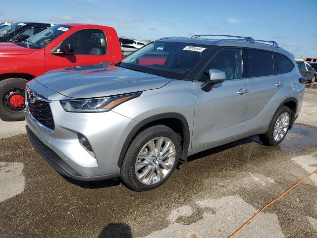 TOYOTA HIGHLANDER 2024 with VIN 5TDKDRAH1RS543440 - Photo from auction