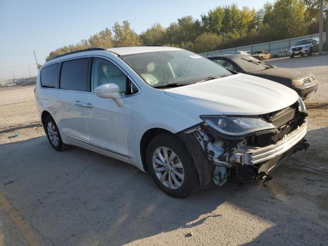 Photo 4 from auction – 2017 CHRYSLER PACIFICA T with VIN 2C4RC1BG2HR536335