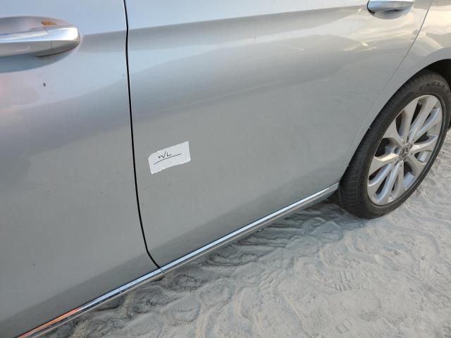 Photo 12 from auction – 2018 MERCEDES-BENZ E 300 with VIN WDDZF4JB1JA469290