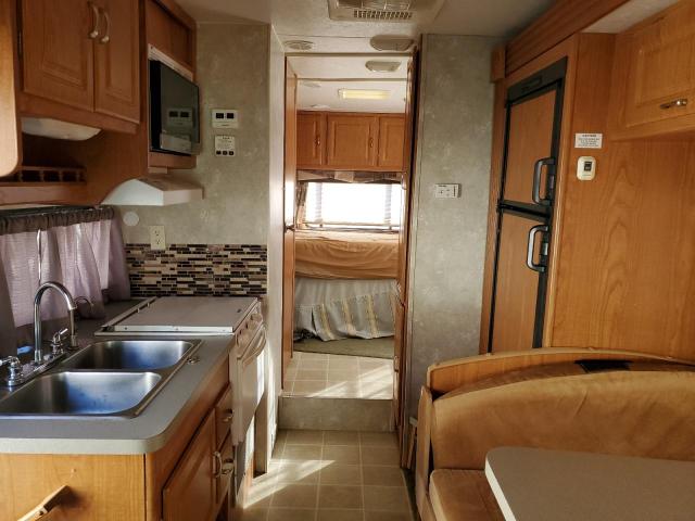 Photo 6 from auction – 2005 FORD MOTORHOME with VIN 1FDXE45S35HA04792