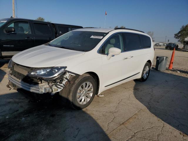 CHRYSLER PACIFICA T 2017 with VIN 2C4RC1BG2HR536335 - Photo from auction