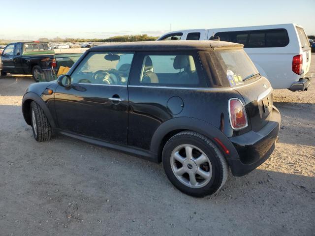 Photo 2 from auction – 2009 MINI COOPER with VIN WMWMF33539TU73764