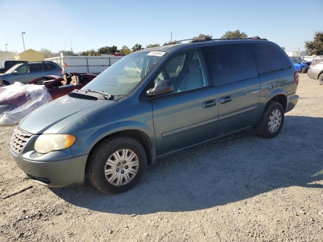 CHRYSLER TOWN & COU 2005 with VIN 2C4GP44R85R478464 - Photo from auction