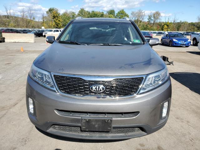 Photo 5 from auction – 2015 KIA SORENTO LX with VIN 5XYKTCA62FG562540