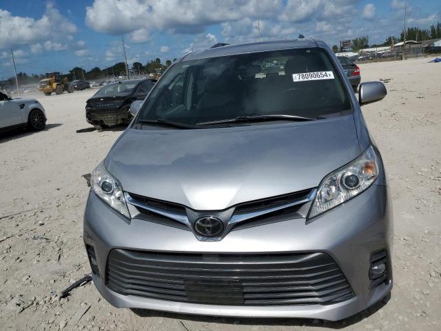 Photo 5 from auction – 2018 TOYOTA SIENNA XLE with VIN 5TDYZ3DC4JS942775