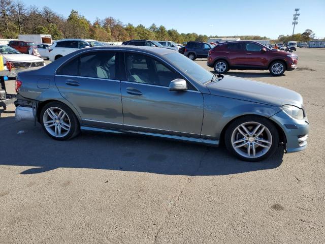 Photo 4 from auction – 2012 MERCEDES-BENZ C 300 with VIN WDDGF8BB0CR192584