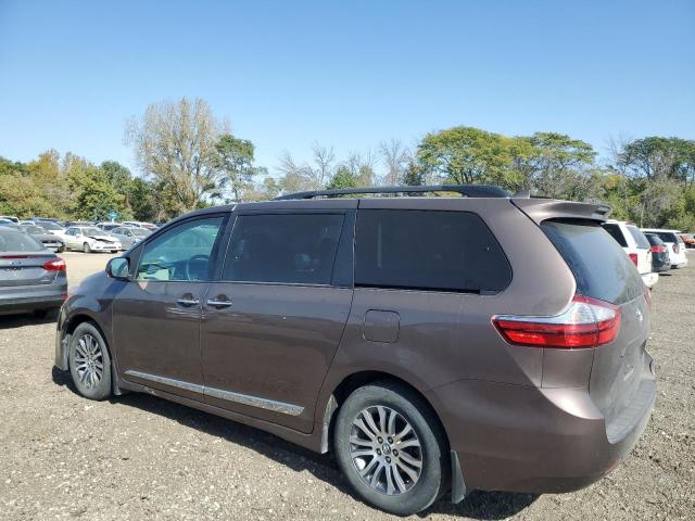 Photo 2 from auction – 2018 TOYOTA SIENNA XLE with VIN 5TDYZ3DC9JS955392