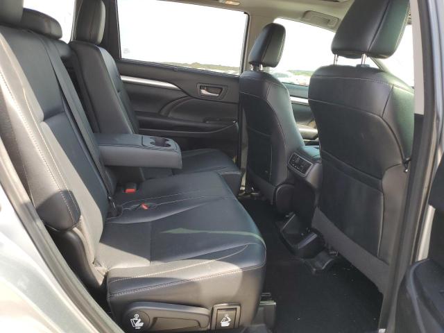 Photo 10 from auction – 2018 TOYOTA HIGHLANDER with VIN 5TDKZRFH5JS286717