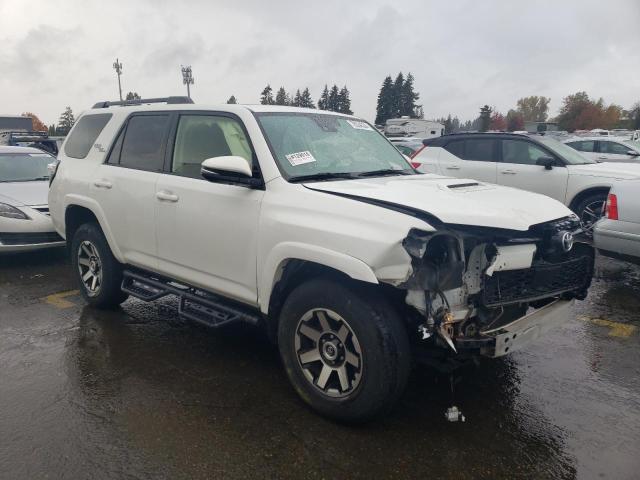 Photo 4 from auction – 2021 TOYOTA 4RUNNER SR with VIN JTERU5JR2M5841599