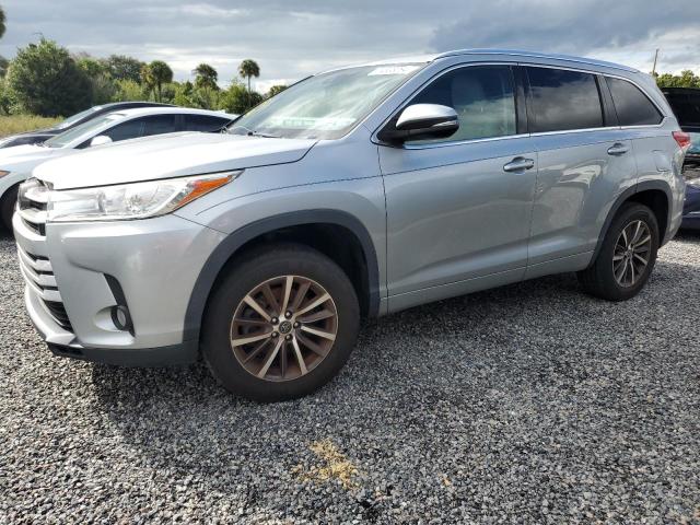 TOYOTA HIGHLANDER 2017 с VIN 5TDKZRFH7HS513982 - Снимка от търг