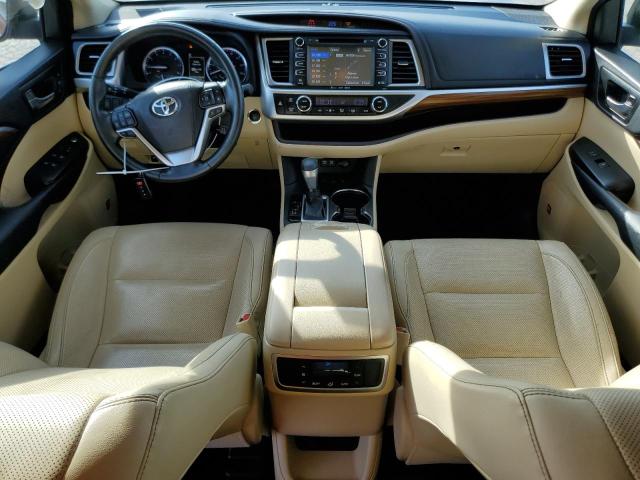 Photo 8 from auction – 2018 TOYOTA HIGHLANDER with VIN 5TDDZRFH2JS878438