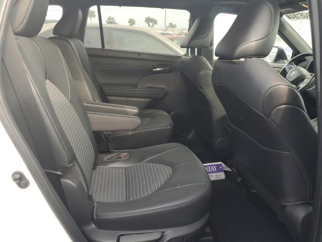 Photo 11 from auction – 2021 TOYOTA HIGHLANDER with VIN 5TDLZRAH0MS072248