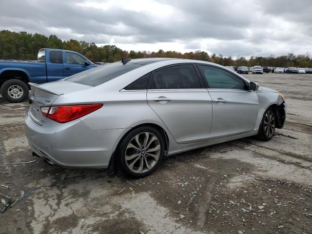 Photo 3 from auction – 2013 HYUNDAI SONATA SE with VIN 5NPEC4AB2DH599691