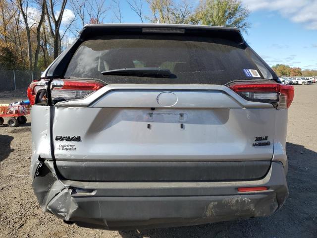 Photo 6 from auction – 2023 TOYOTA RAV4 XLE with VIN JTMRWRFV2PD574535