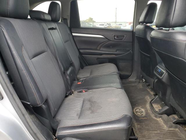 Photo 11 from auction – 2016 TOYOTA HIGHLANDER with VIN 5TDBKRFH4GS339520