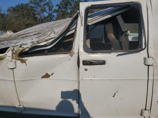 Photo 11 from auction – 2002 DODGE RAM WAGON with VIN 2B5WB35Z32K131768