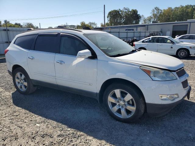 Photo 4 from auction – 2010 CHEVROLET TRAVERSE L with VIN 1GNLRHED5AS101917