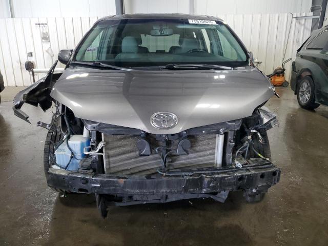Photo 5 from auction – 2017 TOYOTA SIENNA XLE with VIN 5TDDZ3DC4HS170805