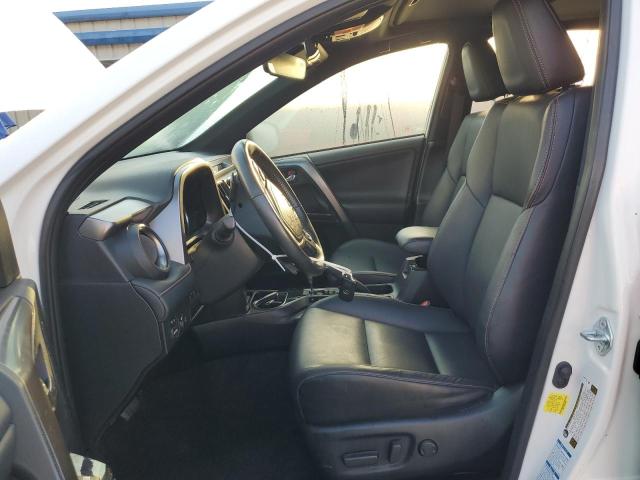 Photo 7 from auction – 2018 TOYOTA RAV4 SE with VIN JTMJFREV3JD252590
