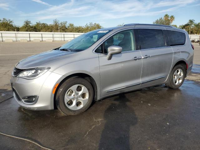 CHRYSLER PACIFICA T 2017 с VIN 2C4RC1EG7HR656241 - Снимка от търг