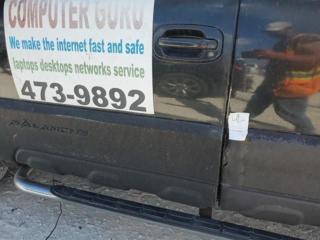 Photo 13 from auction – 2003 CHEVROLET AVALANCHE with VIN 3GNEK13TX3G278911