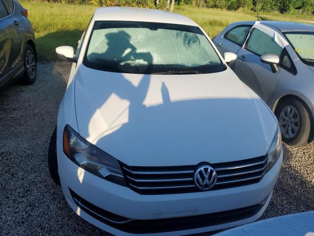 Photo 5 from auction – 2014 VOLKSWAGEN PASSAT S with VIN 1VWAT7A32EC038541