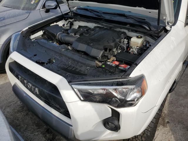 Photo 12 from auction – 2018 TOYOTA 4RUNNER SR with VIN JTEBU5JR2J5547116