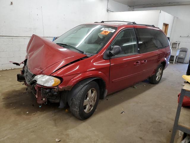 DODGE GRAND CARA 2005 with VIN 2D4GP44L35R380652 - Photo from auction