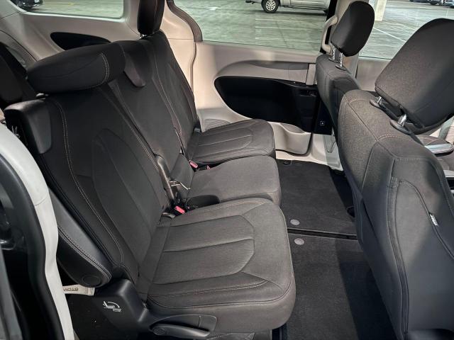 Photo 6 from auction – 2017 CHRYSLER PACIFICA T with VIN 2C4RC1DG6HR663909