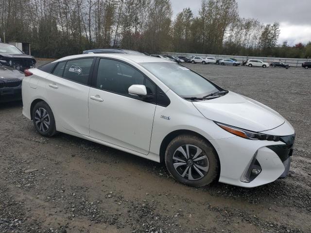 Photo 4 from auction – 2018 TOYOTA PRIUS PRIM with VIN JTDKARFP7J3070660