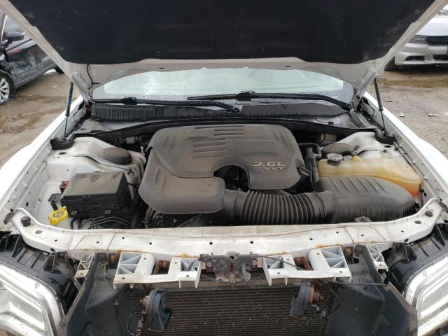 Photo 11 from auction – 2016 CHRYSLER 300C with VIN 2C3CCAKG5GH194815