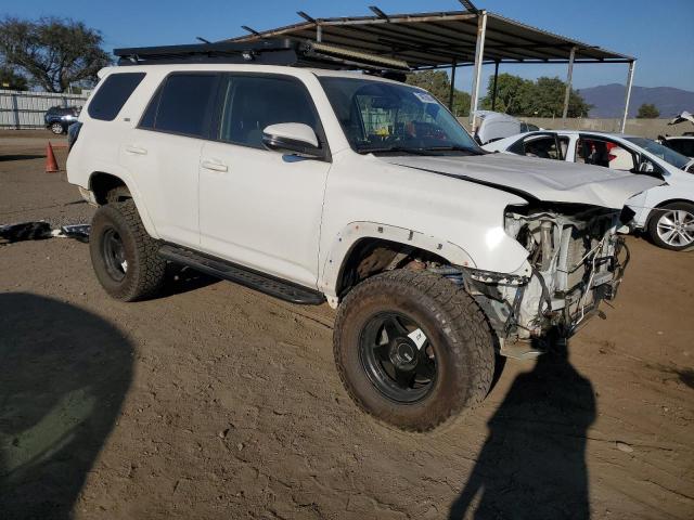 Photo 4 from auction – 2019 TOYOTA 4RUNNER SR with VIN JTEBU5JRXK5720916