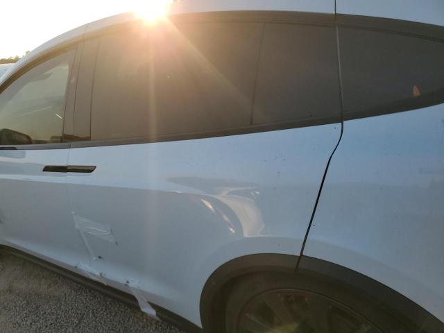 Photo 8 from auction – 2022 TESLA MODEL X with VIN 7SAXCBE5XNF329094