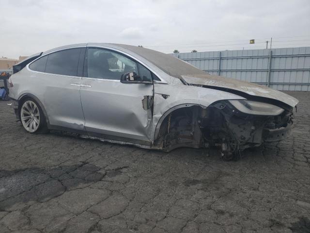 Photo 4 from auction – 2017 TESLA MODEL X with VIN 5YJXCDE26HF049076