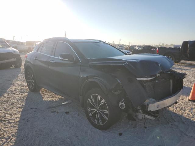 Photo 4 from auction – 2017 INFINITI QX30 BASE with VIN SJKCH5CRXHA032129