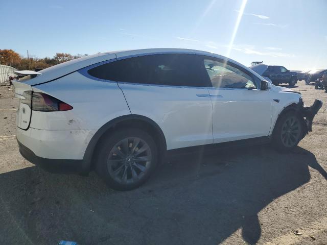 Photo 3 from auction – 2018 TESLA MODEL X with VIN 5YJXCDE22JF121901